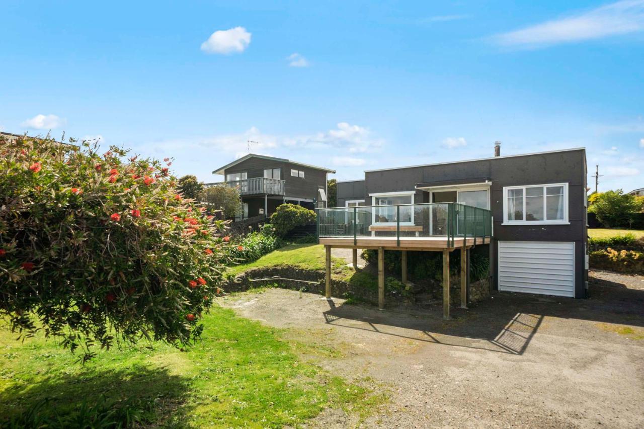 The Green Trout - Paraparaumu Beach Holiday Home Eksteriør billede